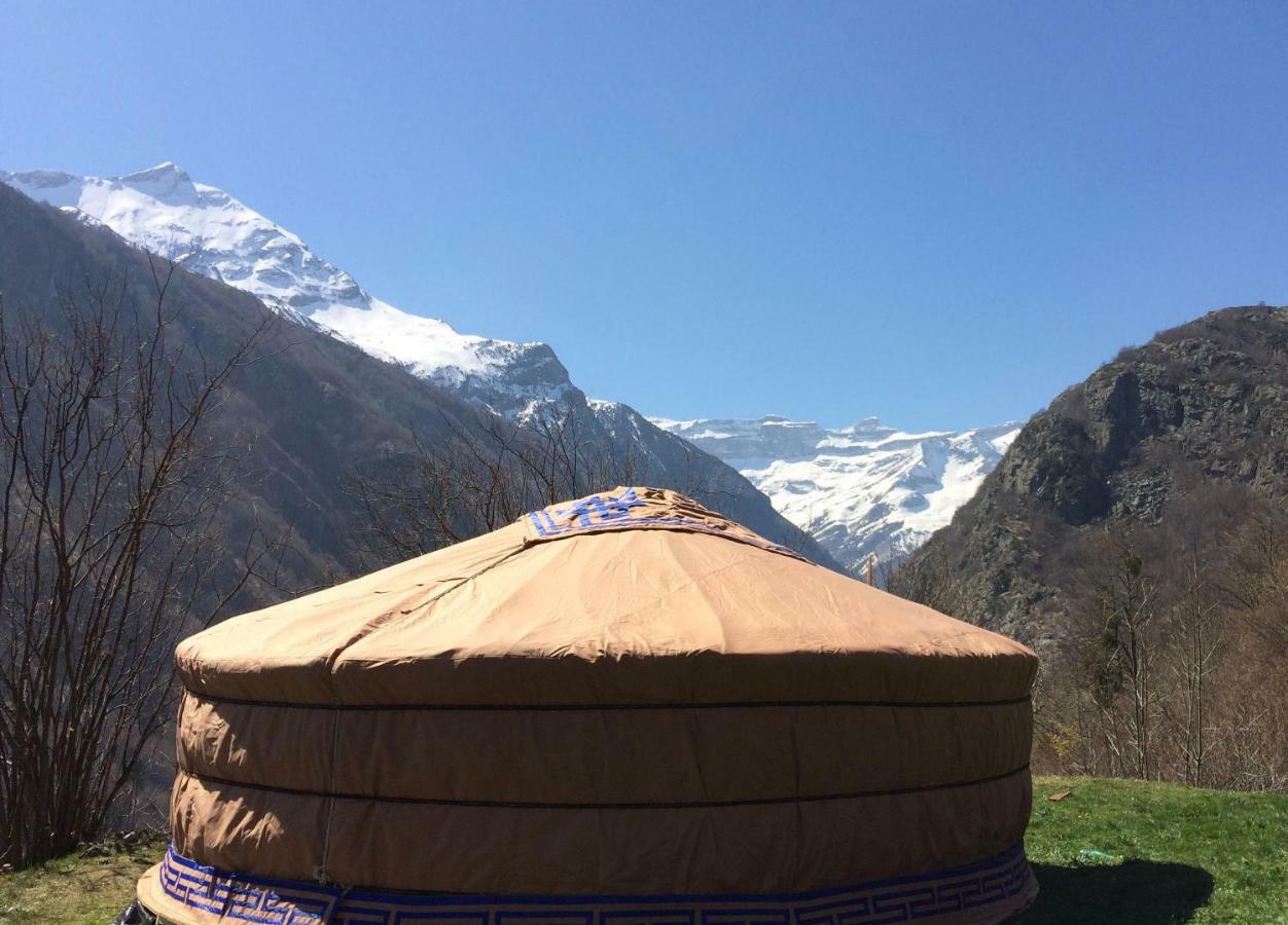 Yourtes Mongoles Gavarnie Gèdre Exteriör bild