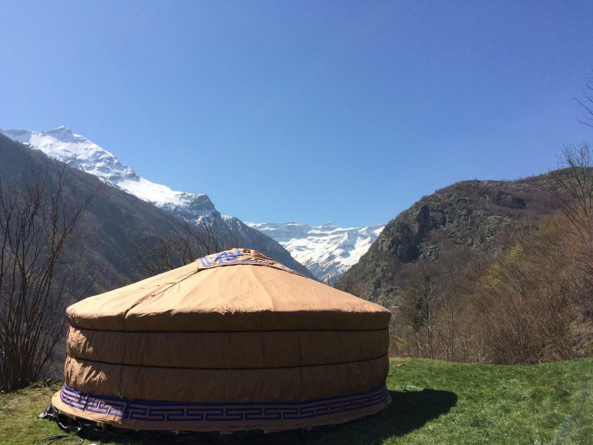 Yourtes Mongoles Gavarnie Gèdre Exteriör bild